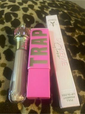 3 Jeffree Star Supreme Gloss - Soft Pink Nude  & pink Messiah lip gloss & concea